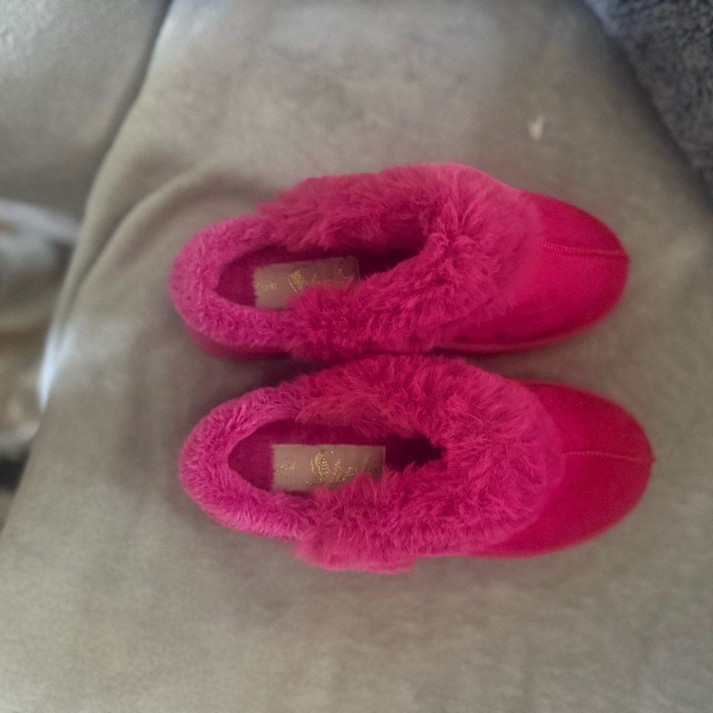 Plush Fuchsia Women's Slip-On Mules with Faux Fur Trim